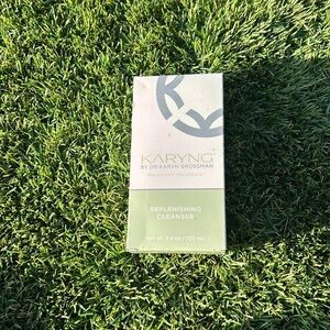 Karyng Repleshing Cleanser